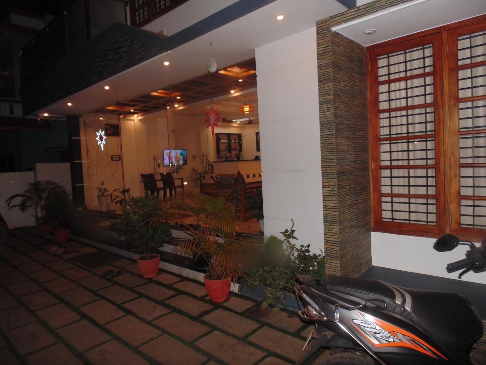 White House Residency Hotel Varkala Bagian luar foto